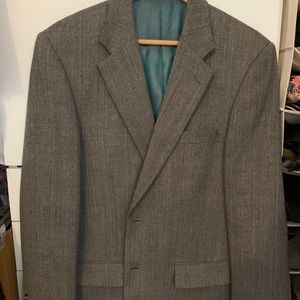 🥃 A men’s sportcoat 40 regular! 🥂